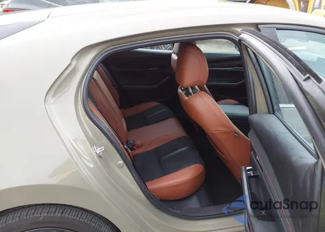 2024 Mazda Mazda3 Hatchback 2.5 Carbon Turbo from USA, damaged, VIN JM1BPBYY6R1704673